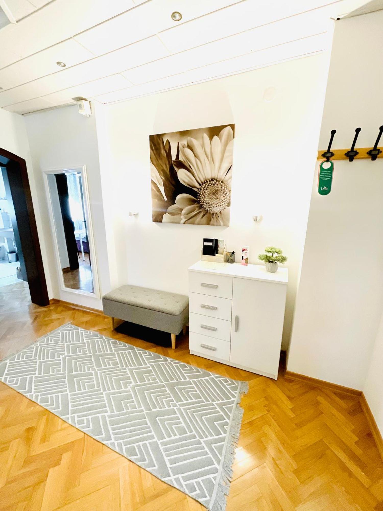Apartman Bago Deluxe Near Zagreb Airport Velika Gorica Dış mekan fotoğraf